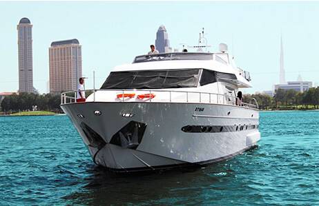 Luxury yacht rental in Dubai