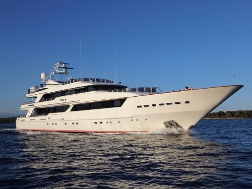 Luxury Yacht Rental Dubai