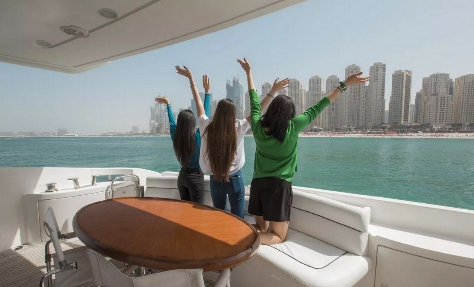 Azimut 62ft Luxury Yacht Rental Dubai Fun