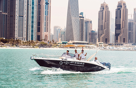 speed boat ride in Dubai Marina