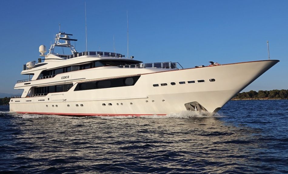 CODE8 164ft Luxury Yacht Rental Dubai