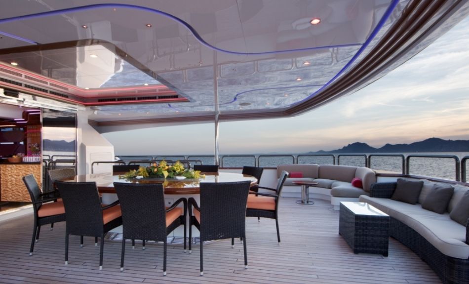 CODE8 164ft Luxury Yacht Setting Hall