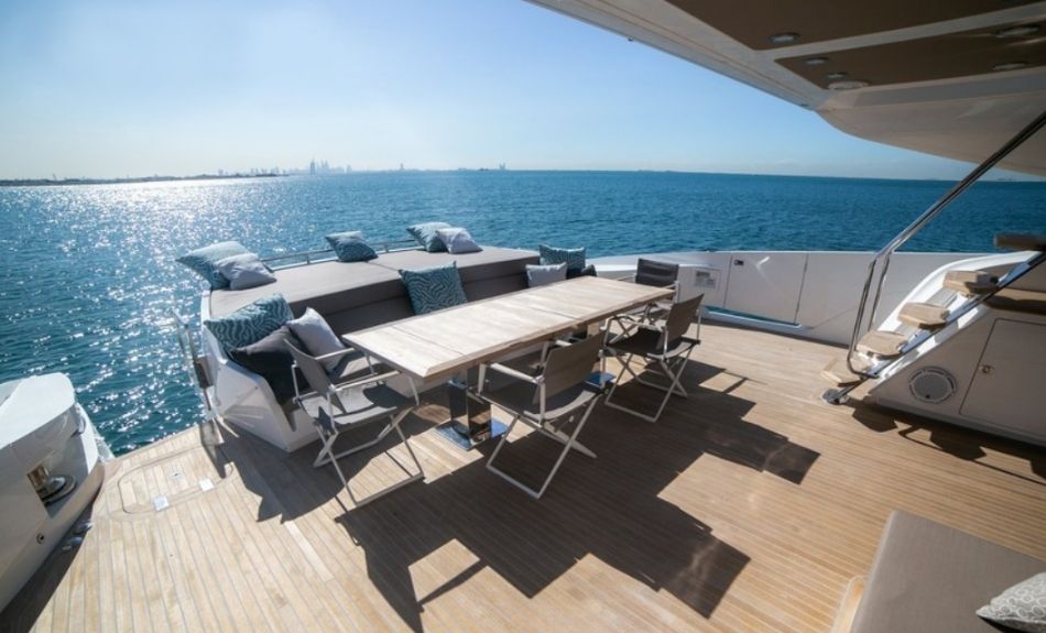 Dolce Vita 105ft Luxury Yacht Rental Dubai