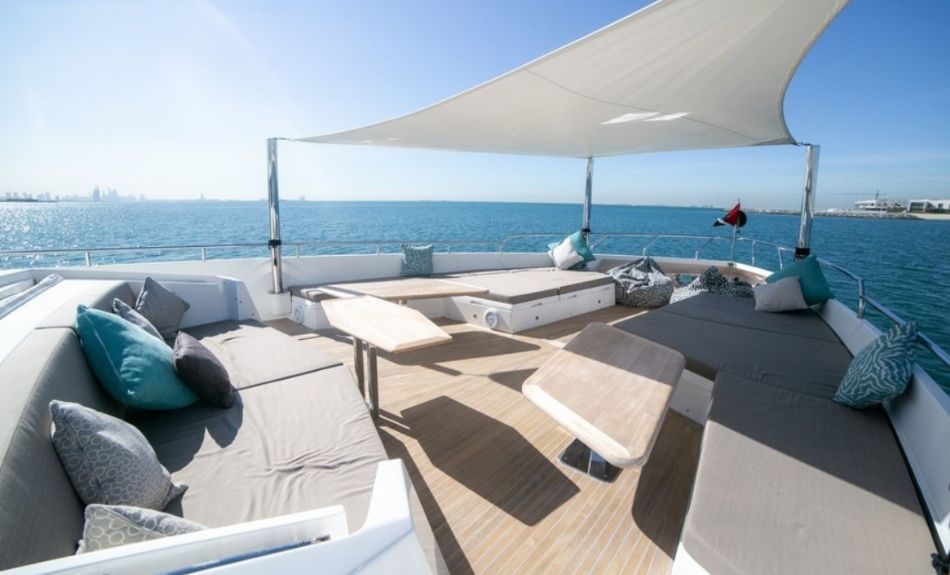 Dolce Vita 105ft Luxury Yacht Rental Dubai