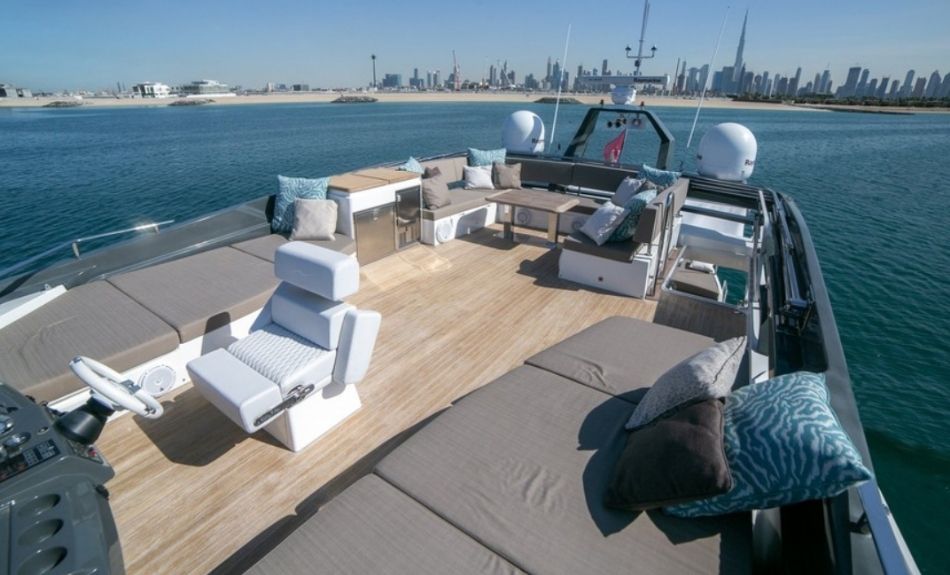 Dolce Vita 105ft Luxury Yacht Rental Dubai