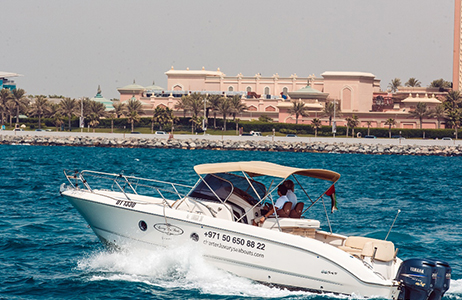 speed boat ride in Dubai Marina