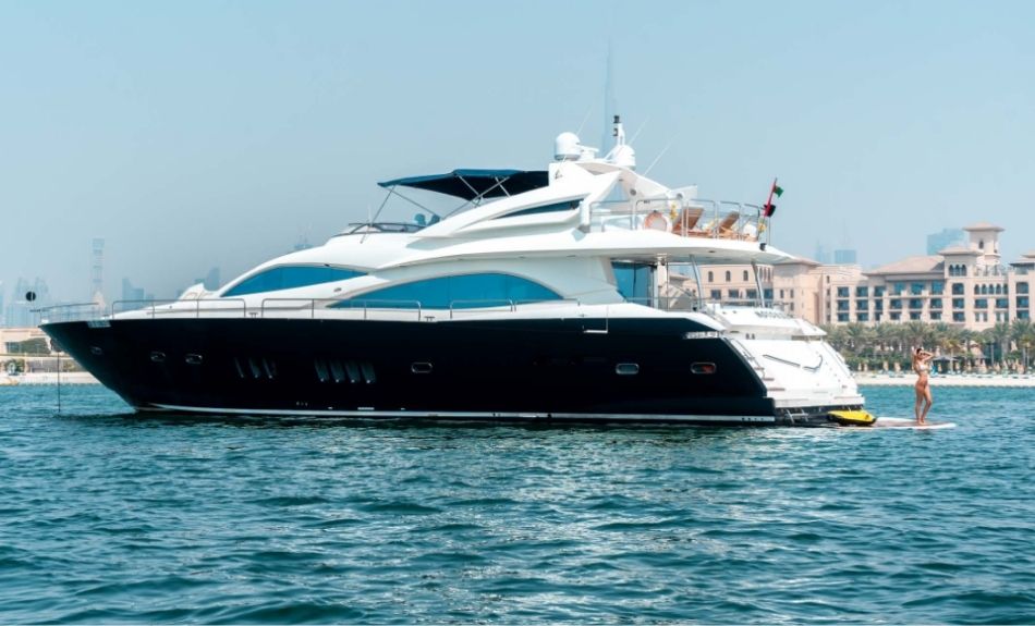 Notorious 90ft Yacht