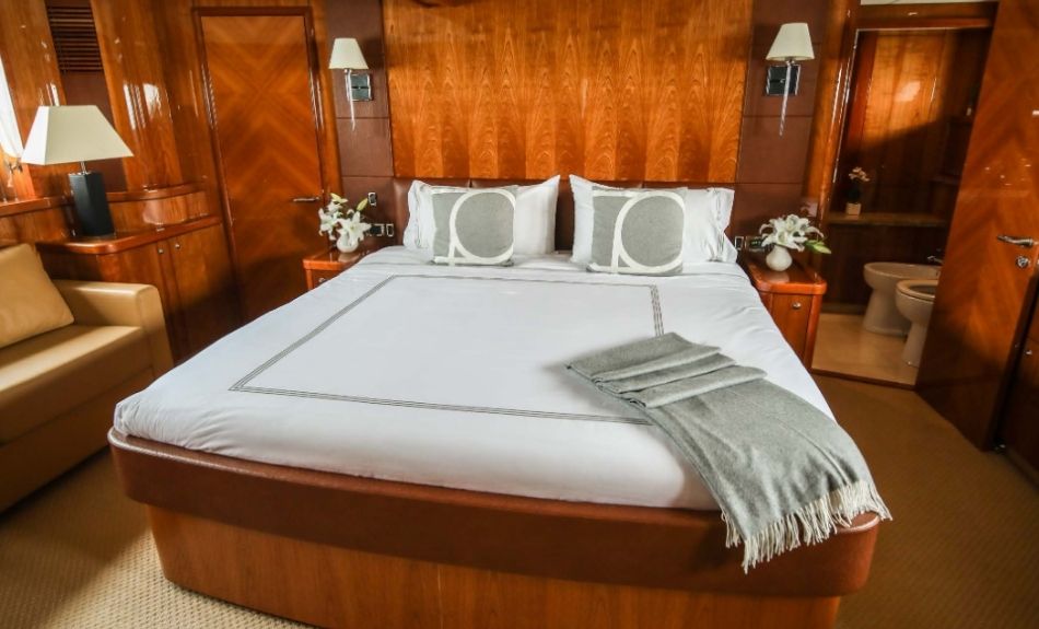 Notorious 90ft Luxury Yacht Bedroom