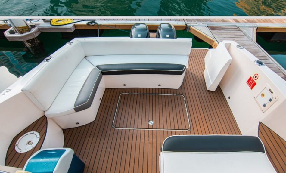 Rent Oryx 39ft yacht Dubai Top View