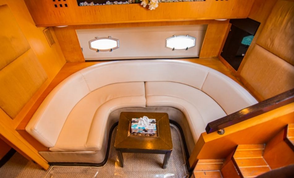 Rent Oryx 39ft yacht Dubai Drawing Room