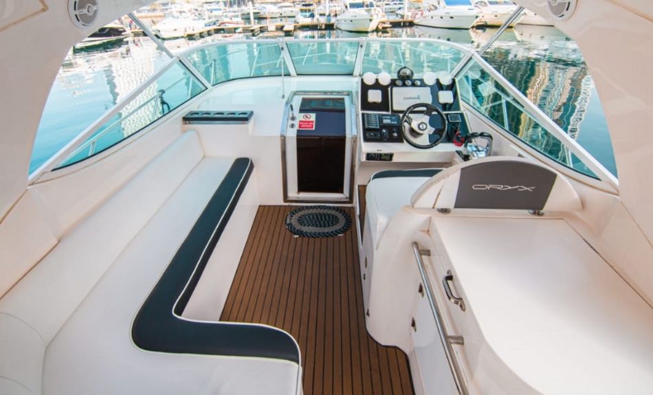 Rent Oryx 39ft yacht Dubai Setting Room