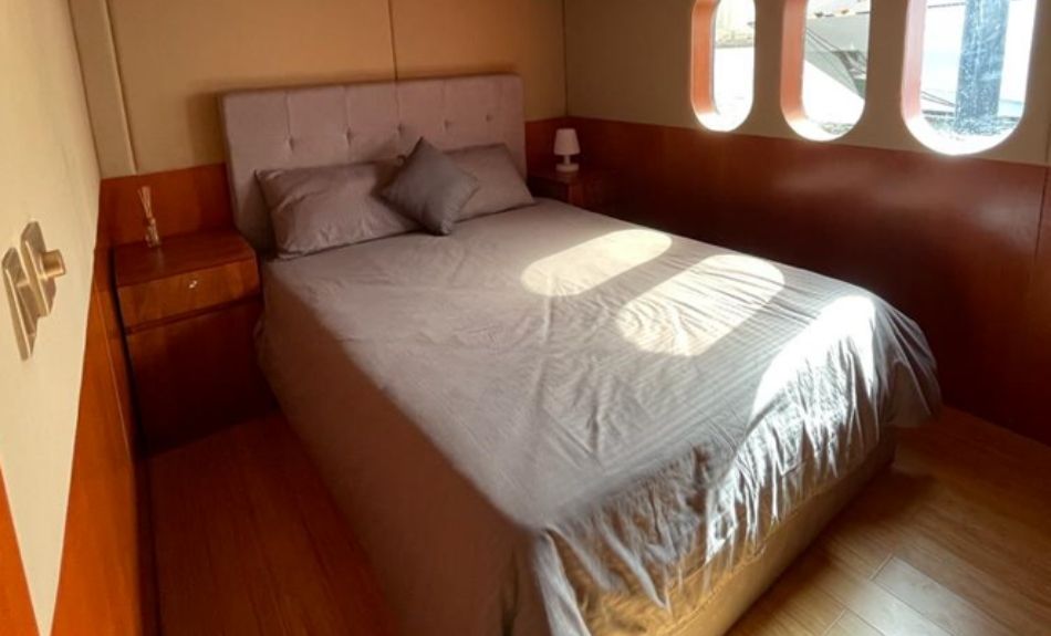 Ocean 141ft Luxury Yacht Bedroom