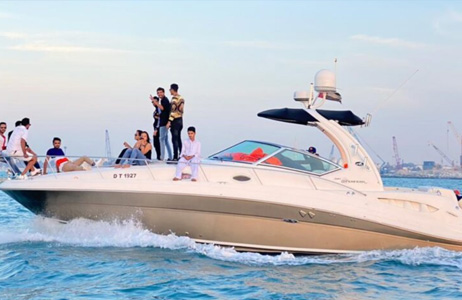 speed boat ride in Dubai Marina