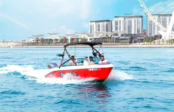 speed boat ride in Dubai Marina