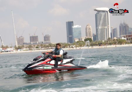 Jet ski riding in Dubai - sealifedubai.com