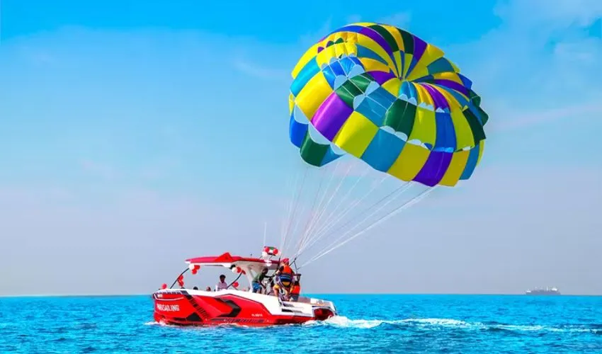 Parasailing Thrill in Dubai