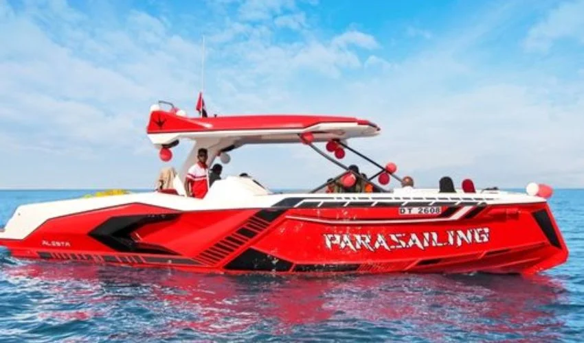 Parasailing in Dubai Marina