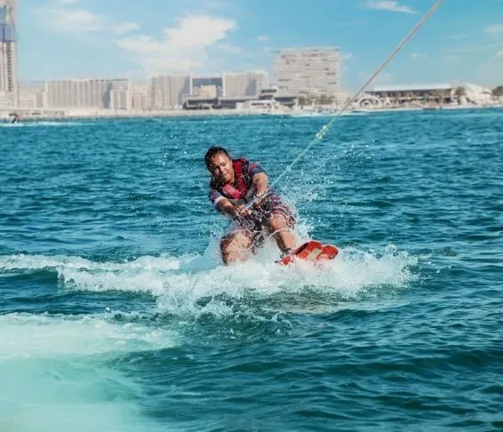 Wakeboarding Dubai Palm Jumeirah