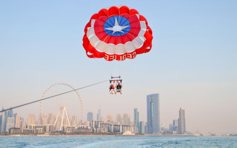 Dubai Parasailing Tour